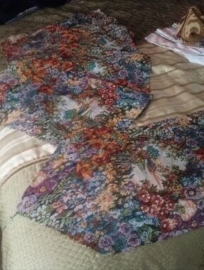 Floral Multicolor Decorative Table runner And Placemats